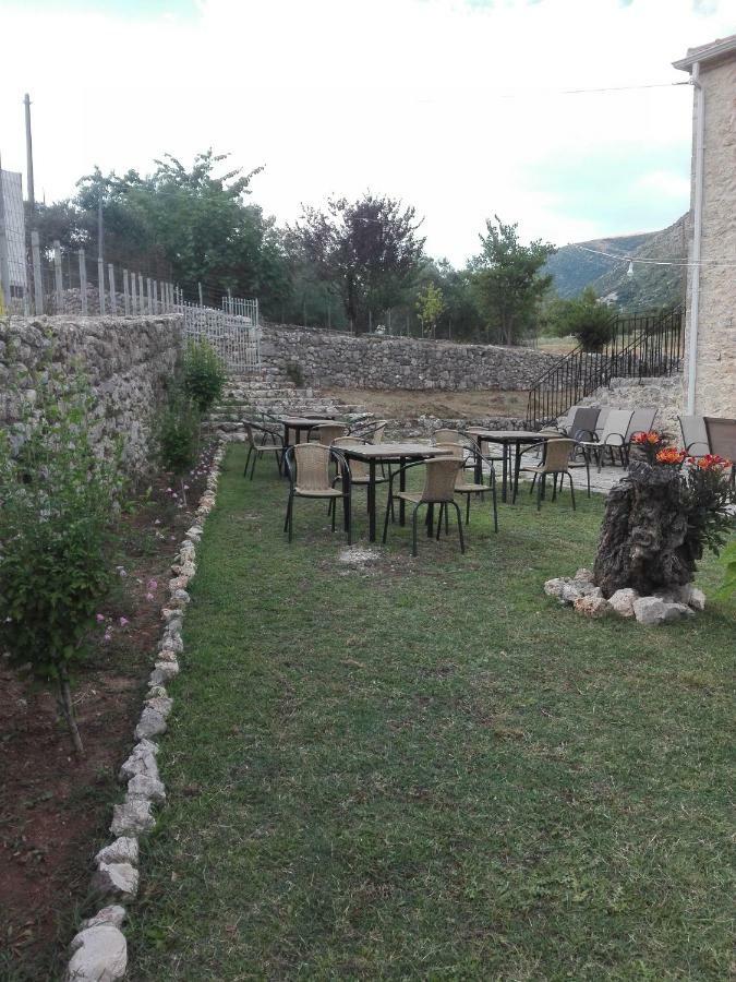 Xenonas Souliou Hotel Samonida Exterior foto